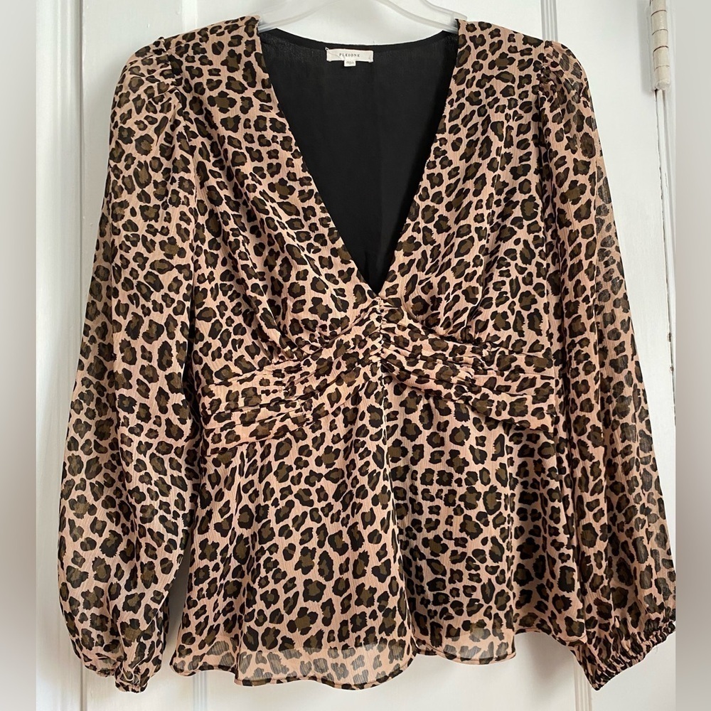 Pleione Black Brown Tan Leopard Print Long Sleeves Deep V-Neck Lining Top Large